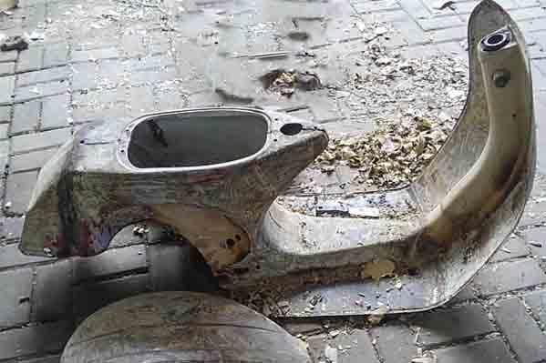 Before restorasi Vespa klasik Oke Body Repair Cinere